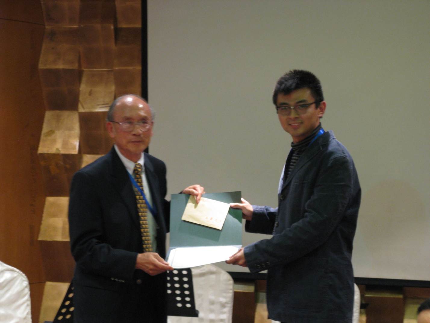 紫金光电团队论文荣获2011年ACP最佳学生论文奖
